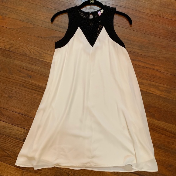 Alya white & black dress - Picture 8 of 11